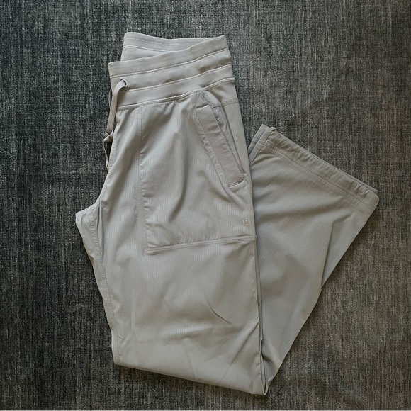 Lululemon Dance Studio Mid-Rise Pant (Short) - Picture 4 of 4